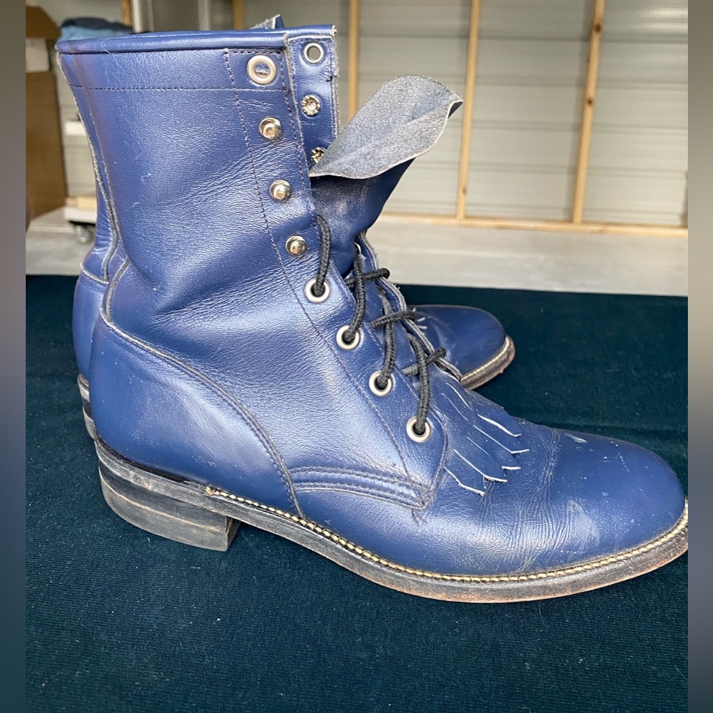 Justin’s lace up boots size 6.5B